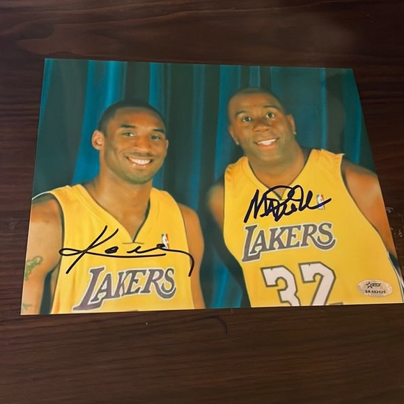 Magic Johnson. Kobe Bryant autographed 8x10 photo - Picture 1 of 2